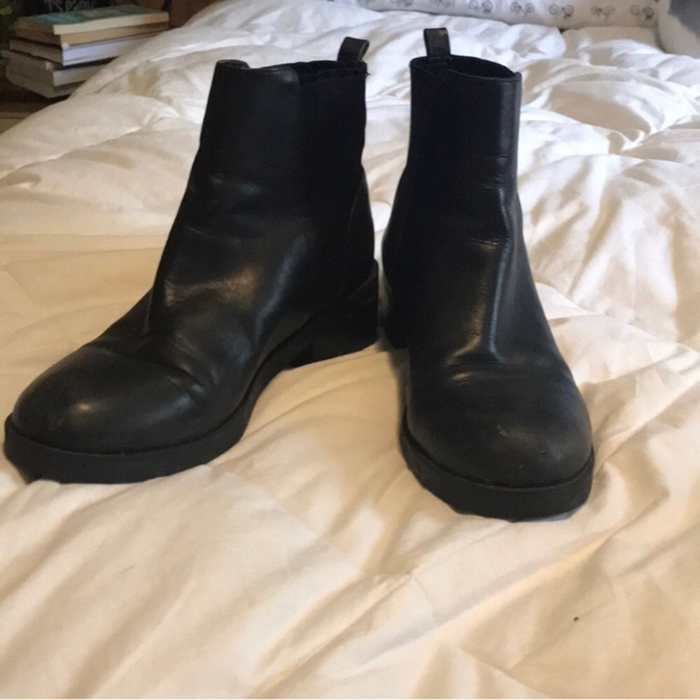 Steve Madden Chelsea boot